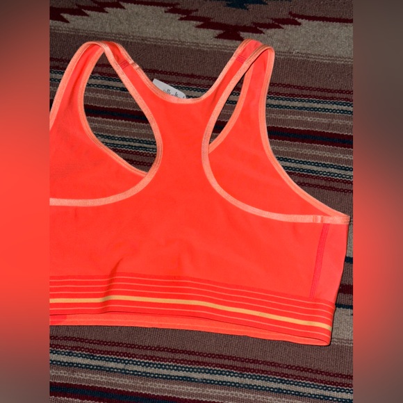 Under Armor/ Sports Bra / Never Worn - Picture 3 of 3